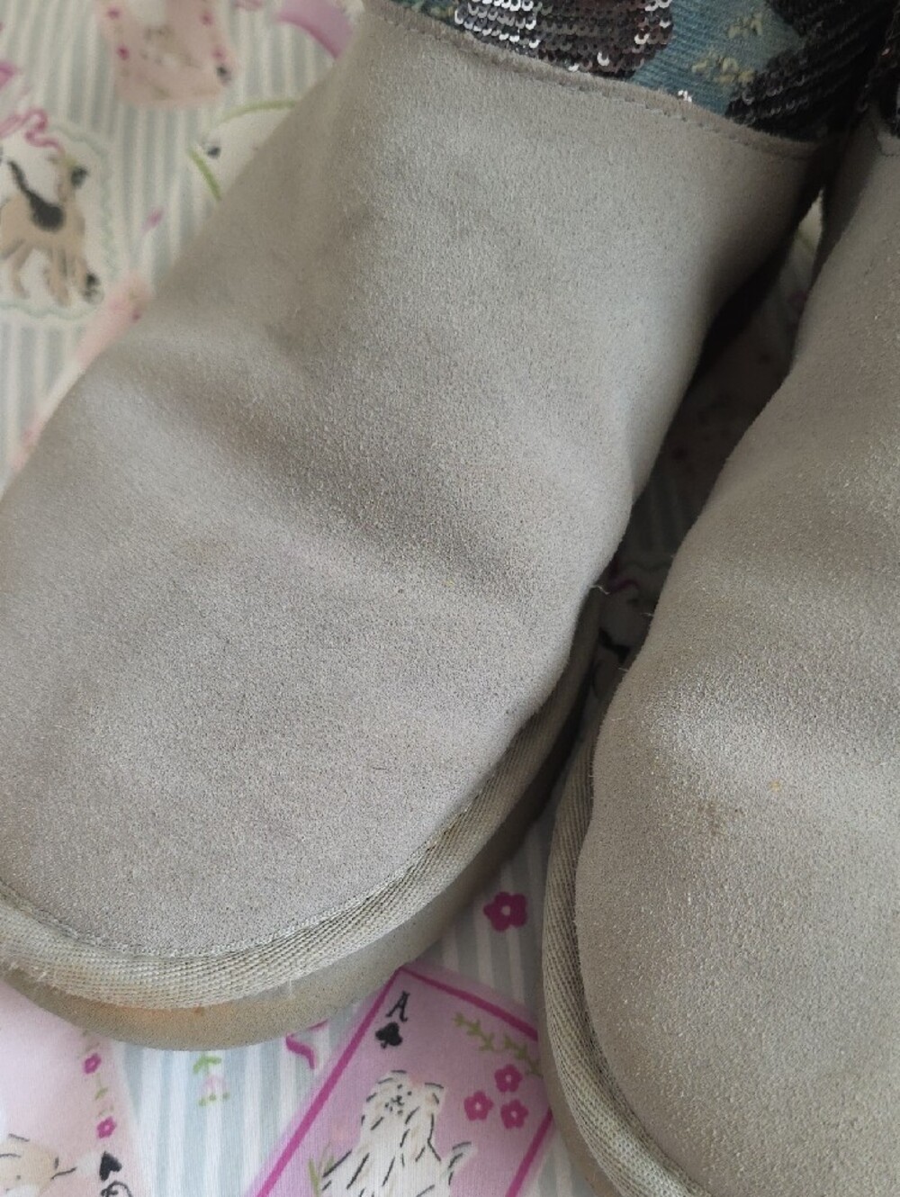 LIMITED RARE UGG Gray Shearling-Lined Boot Interior With Denim Stars And Sequin - Picture 2 of 9